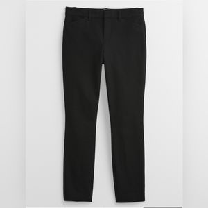 Womens signature skinny ankle pants size 2 NWT